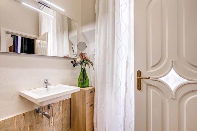 Smart Lux Roma Veneto Hotel Екстериор снимка